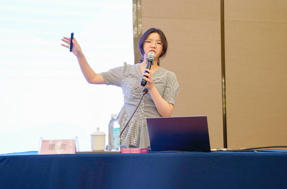 万成云商资深讲师谭莉