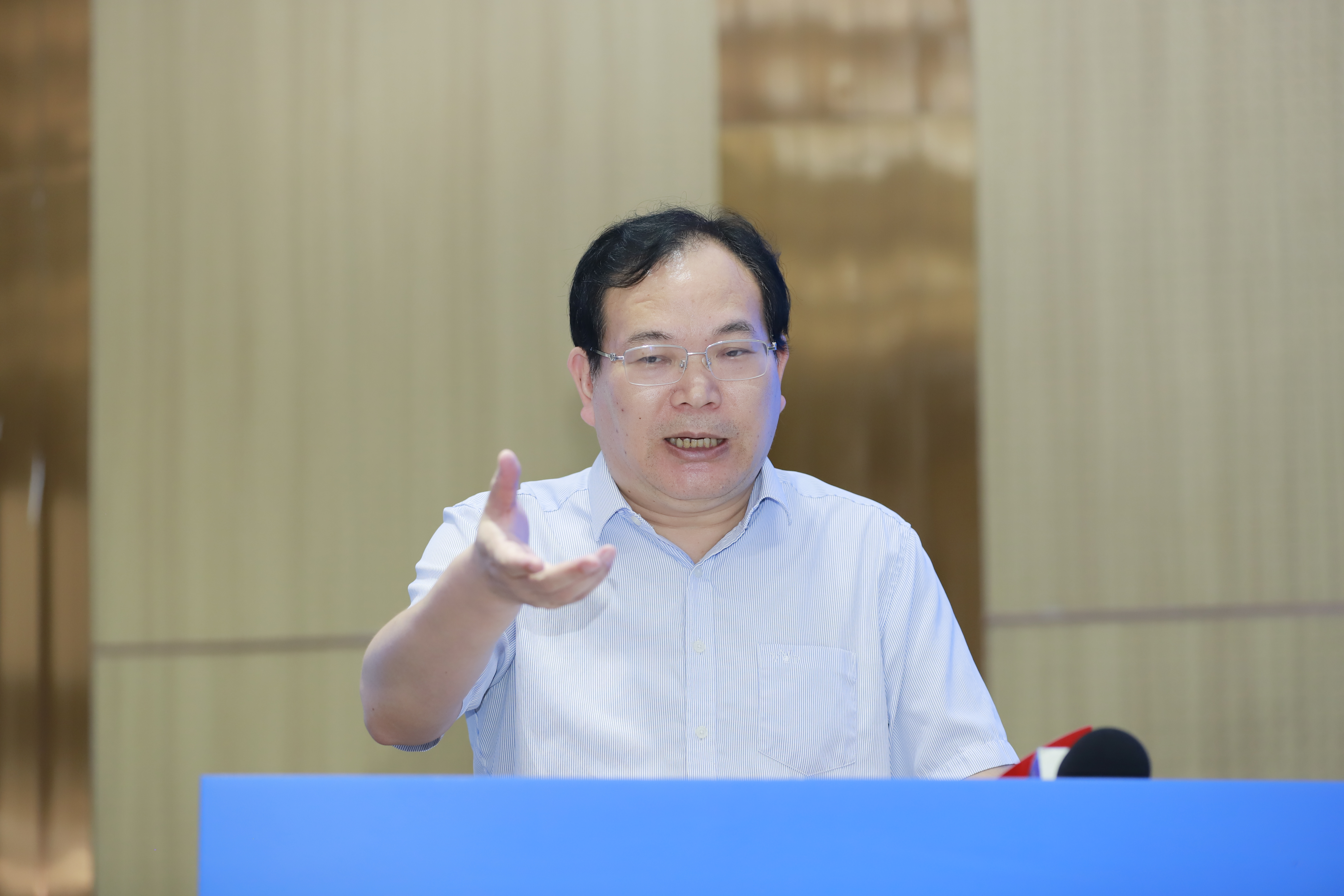 长沙商务局副局长汪东华